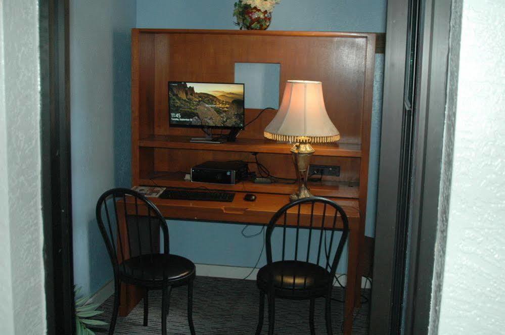 Motel 6 Tallahassee, Fl North Monroe Екстериор снимка