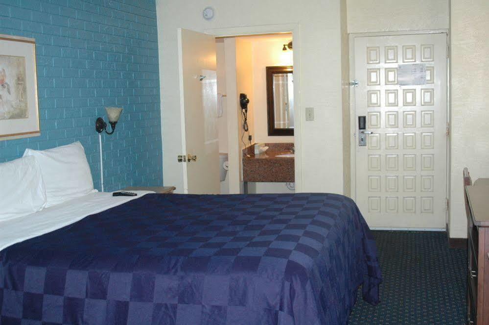 Motel 6 Tallahassee, Fl North Monroe Екстериор снимка